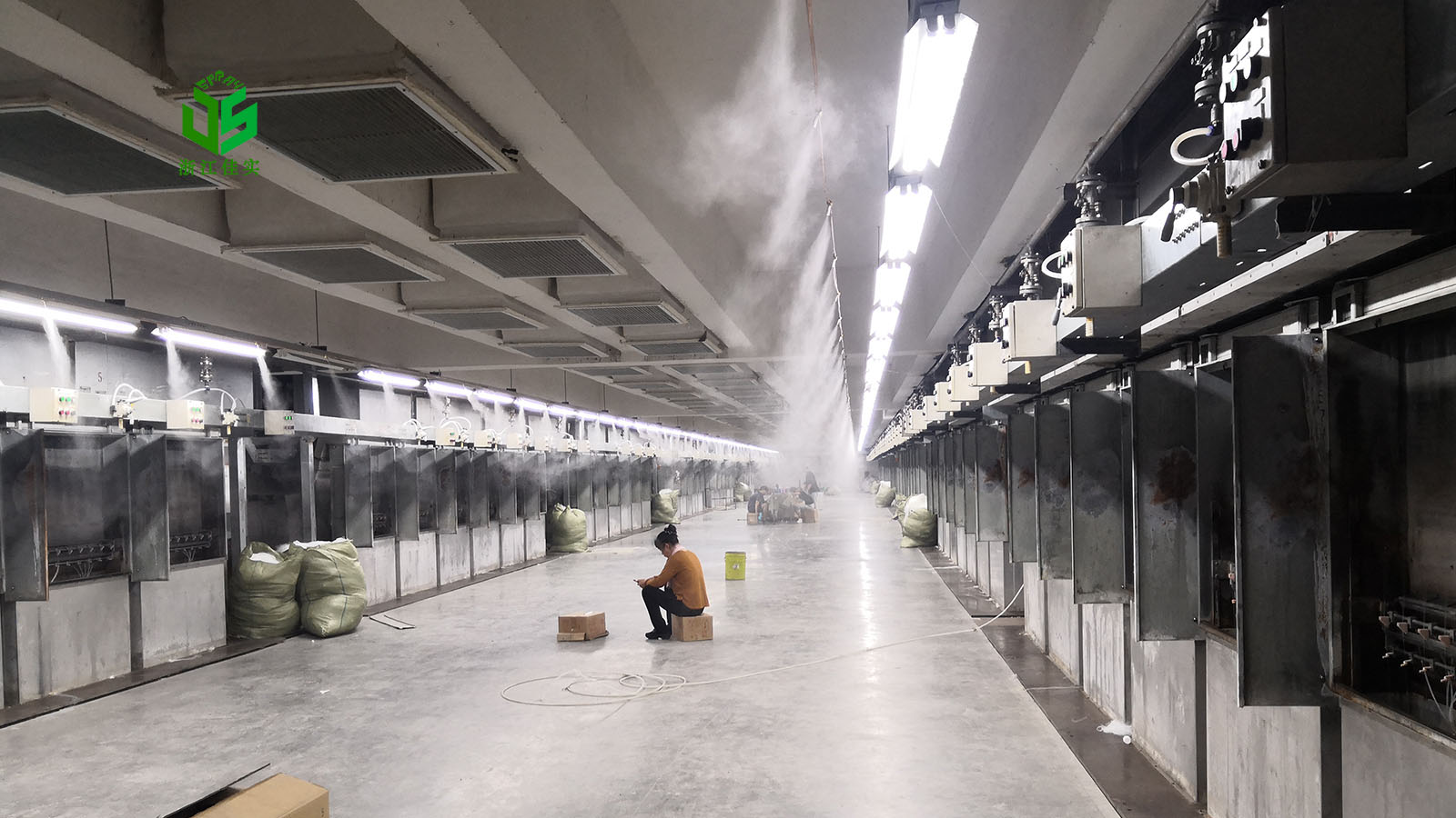 新疆解决车间生产痛点 工厂用加湿器